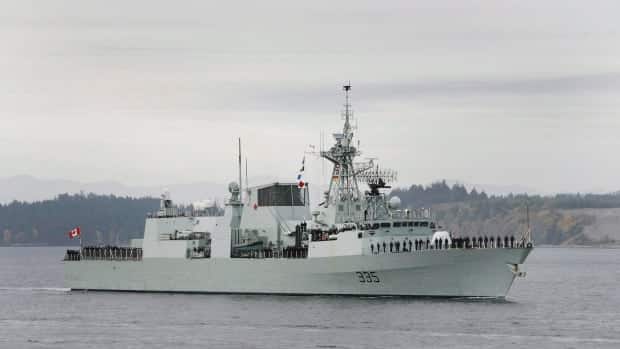 سفينة حربية كندية تعبر بحر الصين الجنوبي مع استمرار التوترات الدبلوماسية