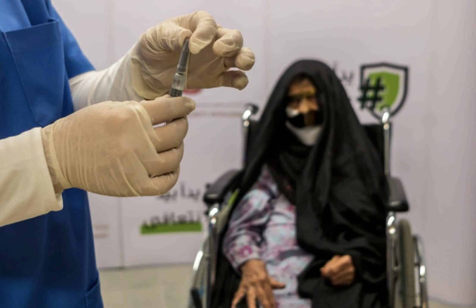 كيف أصبحت الإمارات أكثر دول العالم تطعيمًا - أخبار