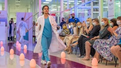 مجتمع الفنانين الإماراتيين يكرّم أبطال الخطوط الأمامية في "عرض الأزياء" - الأخبار