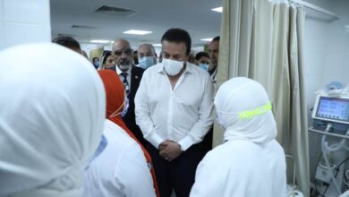 القائم بأعمال وزير الصحة يتفقد مستشفيي رأس التين العام وجمال عبدالناصر