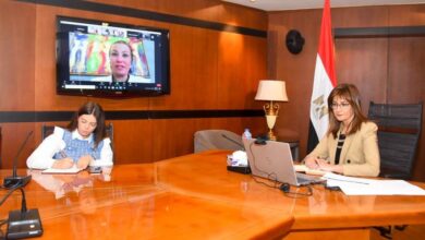 وزيرتا الهجرة والبيئة يلتقيان عدد من شباب المصريين الدارسين بالخارج المتخصصين في الطاقة المتجددة 