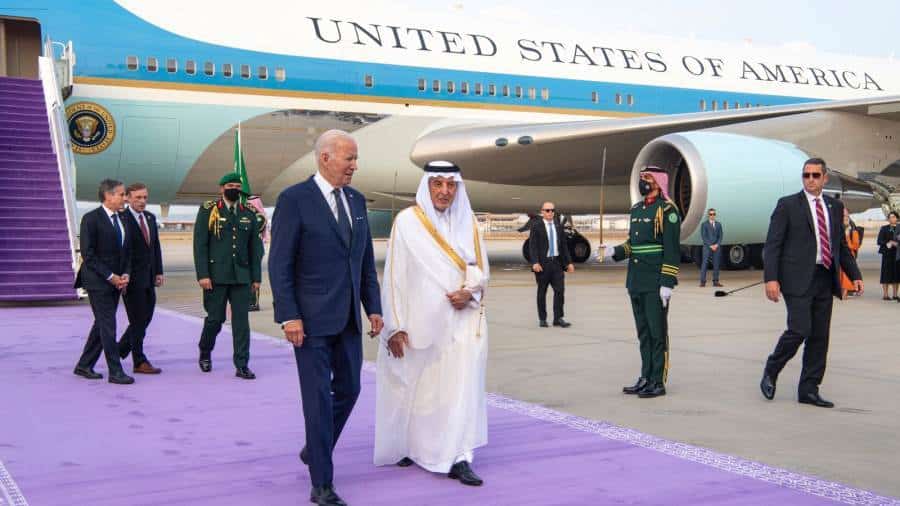 بعد انتهاء زيارته لفلسطين وإسرائيل.. بايدن يصل السعودية للقاء الملك سلمان وولي العهد