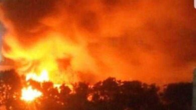 أخبار المشهد اليمني : عاجل: دوي انفجار كبير وتصاعد ألسنة النيران ومصادر تكشف عن الأسباب