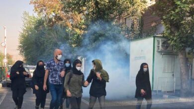 شؤون دولية : بايدن يتوعد بعقوبات تطال المسؤولين عن العنف ضد المحتجين في إيران