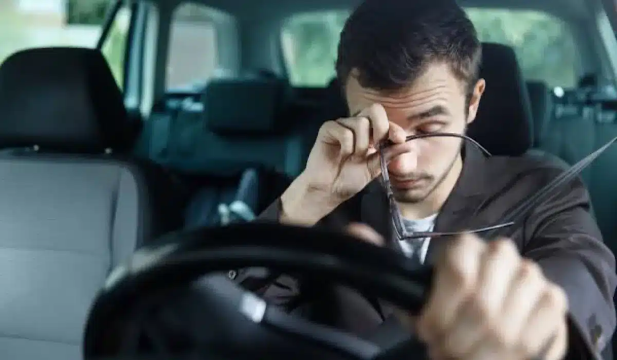 تجنبها للحفاظ على سلامتك .. أبرز مخاطر القيادة أثناء النعاس والتعب