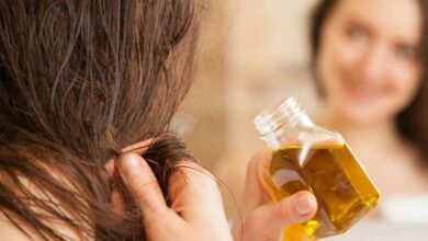 استخدام الزيوت الطبيعية والعلاجات العشبية لصحة الشعر