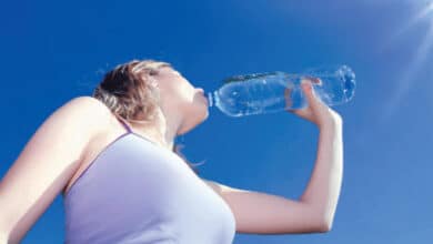 أهمية شرب الماء بانتظام وتأثيره على الجسم
